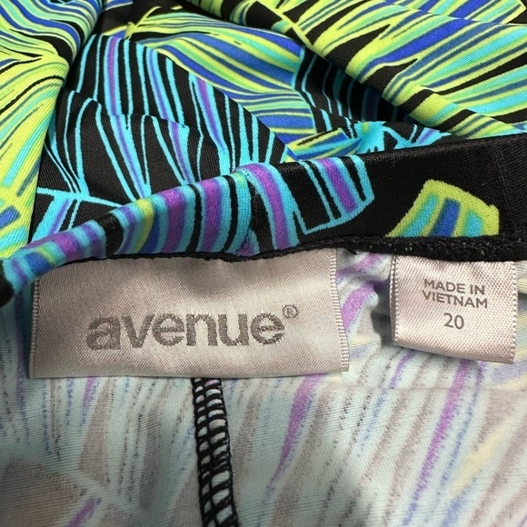 Avenue Palm Leaf Print Plus Size One Piece Swimsuit Sz 20 - Picture 9 of 10